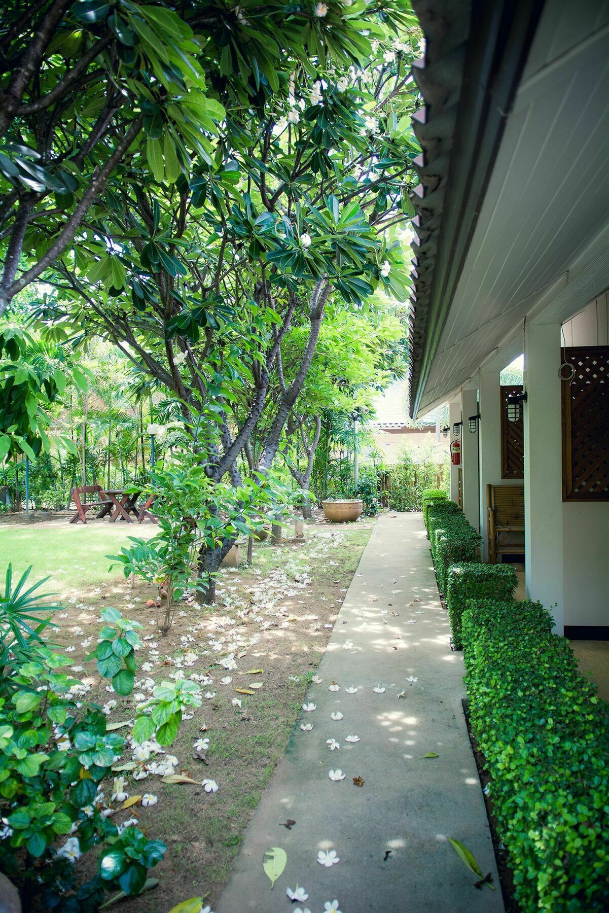 The Nine Guest House Kanchanaburi Exterior foto